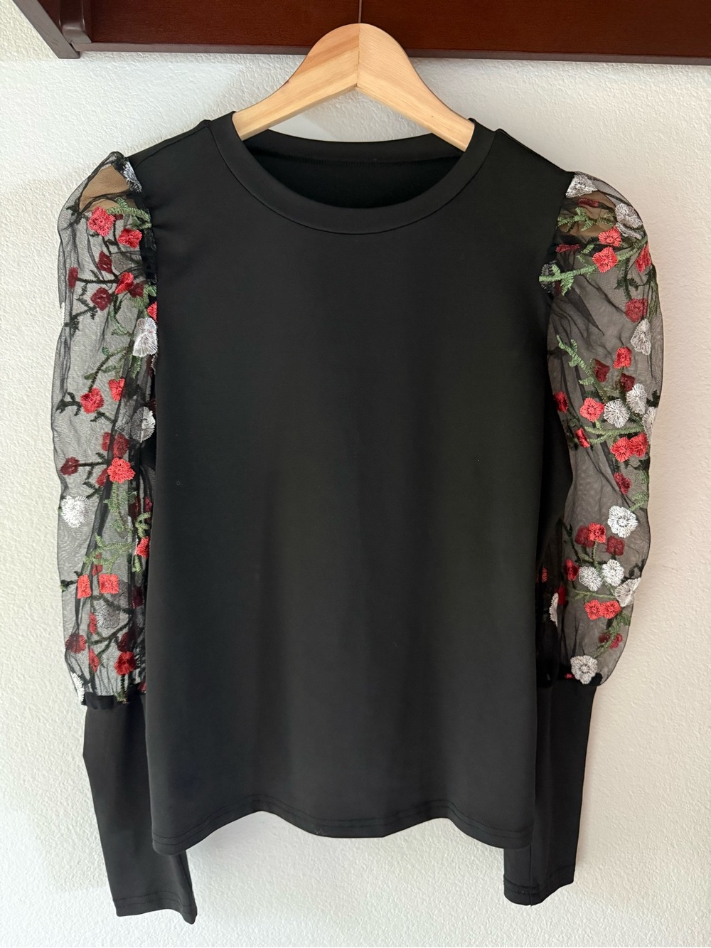 Floral Sheer-Sleeve Embroidered Women's Top, Long Cuffs, Black, Size L - Picture 2 of 9